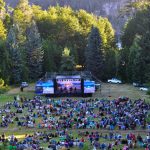 Música al aire libre en los Jardines de la Residencia El Messidor.