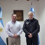 El Intendente Javier Murer y  Policía del Neuquén abordaron avances en infraestructura y el destacamento de Muelle de Piedra